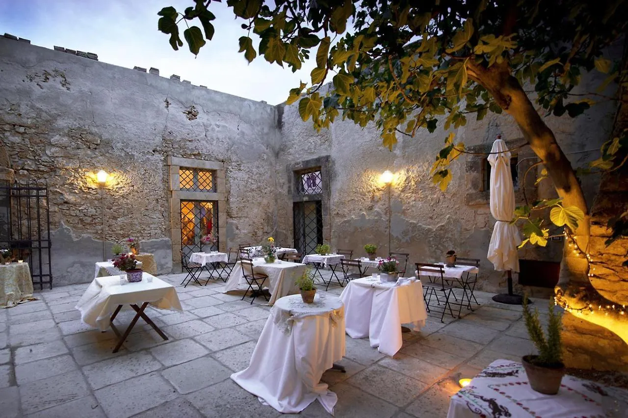 Villa Floyd Charming Rooms B&B Pachino